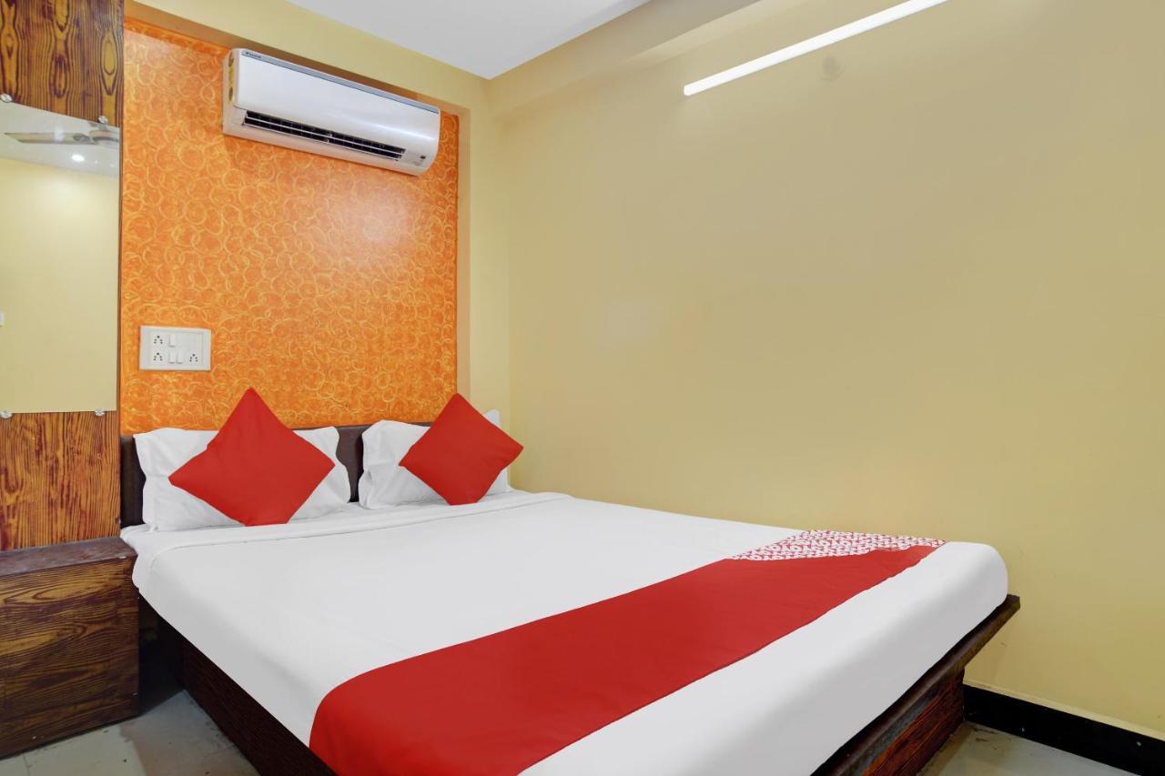 Oyo 79454 Shree Laxmi Palace Hotel Ujjain Eksteriør billede